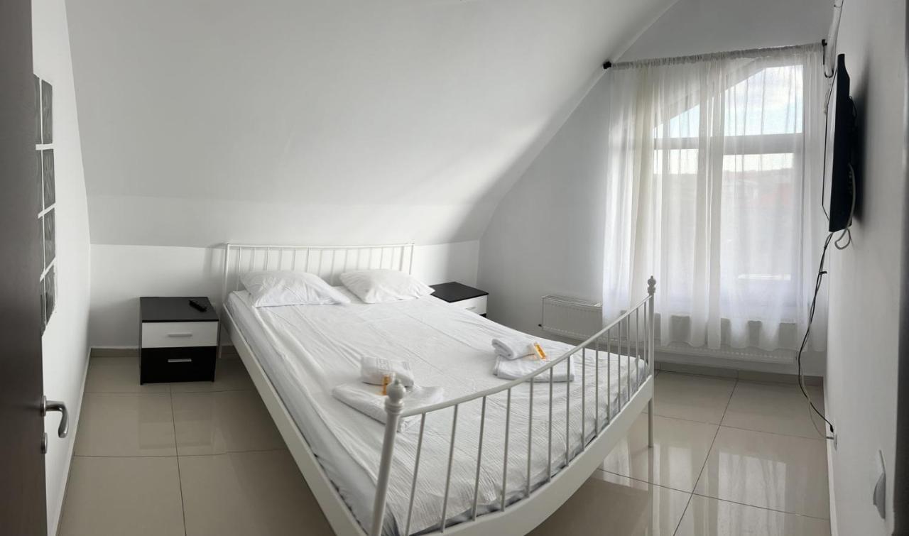 Apartamento Chez Ana Otopeni Exterior foto